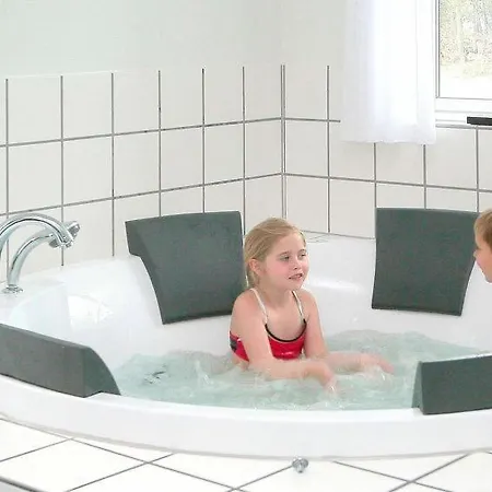 Oksby Sleeps 24 Pool Wifi Сasa de vacaciones Blåvand